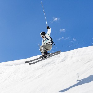 爱游戏体育-足球场地智能温控系统助力节能环保，足球场智能化解决方案