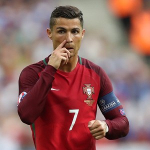 爱游戏体育入口-_尼克斯主场爆冷，逆转击败强敌_，尼克斯主场球迷