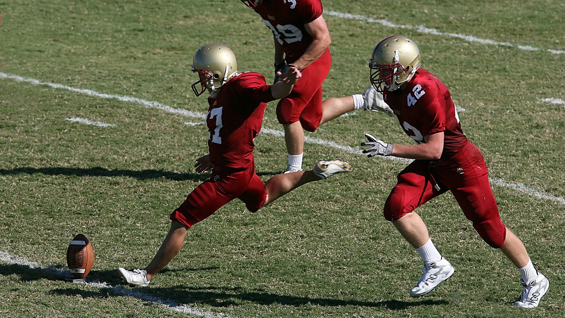 “中国足球产业持续升级，行业规模不断扩大”，中国足球产业发展现状